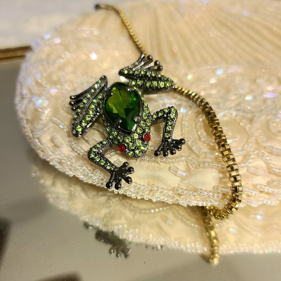 NWOT Green & Red Rhinestone Frog Pin Brooch - Picture 3 of 4